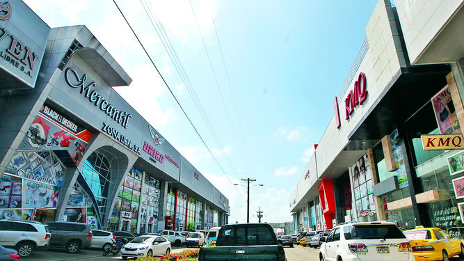 Interior de Zona libre Colón, Panamá.