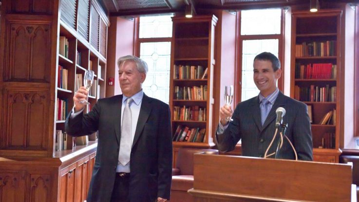 Mario Vargas LLosa y Rubén Gallo.