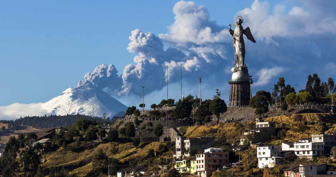 Virgen del Panecillo. Quito,Ecuador.