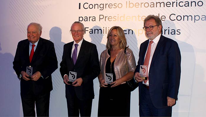 Enrique Iglesias, presidente de honor de Ceapi; Josep Piqué Camps, presidente de la Fundación Iberoamericana Empresarial; Trinidad Jiménez, asesora de Telefonica; y José Luis Cebrián, presidente de Grupo Prisa.