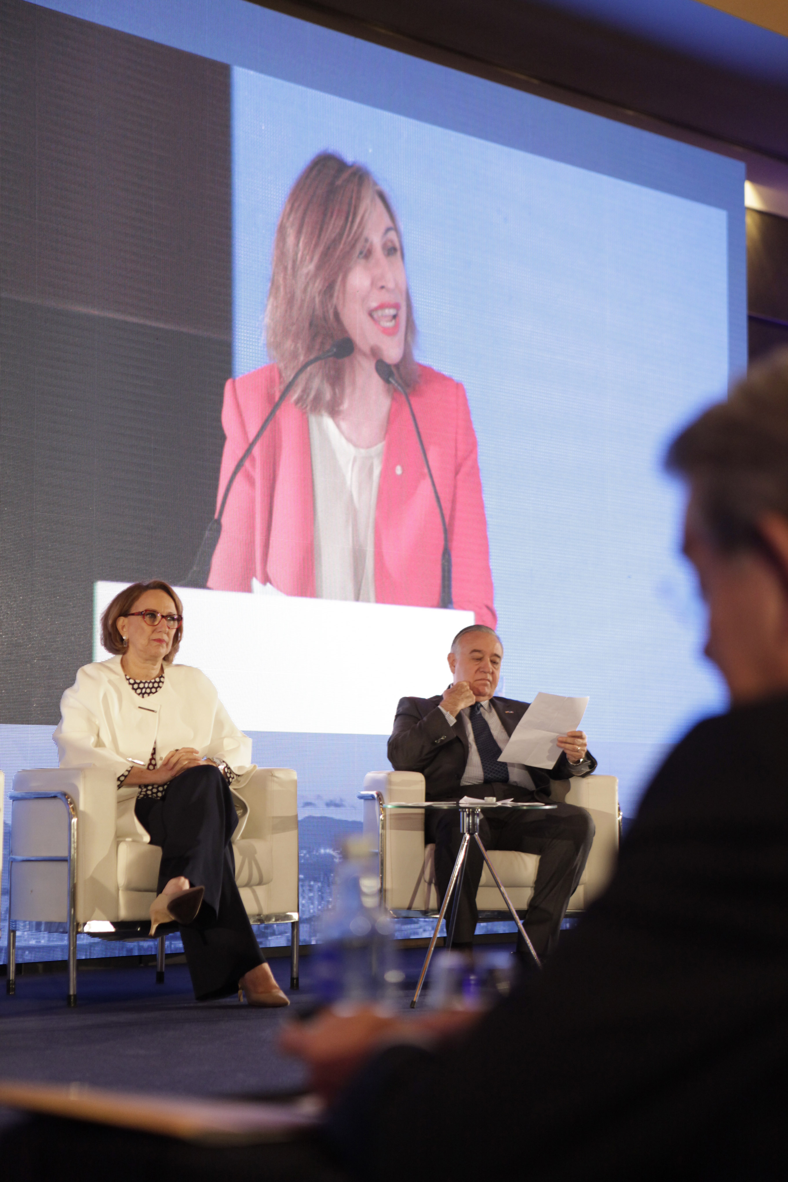 Rebeca Grynspan, secretaria general Iberoamericana y el presidente de Comce, Valentín Diez Morodo. 