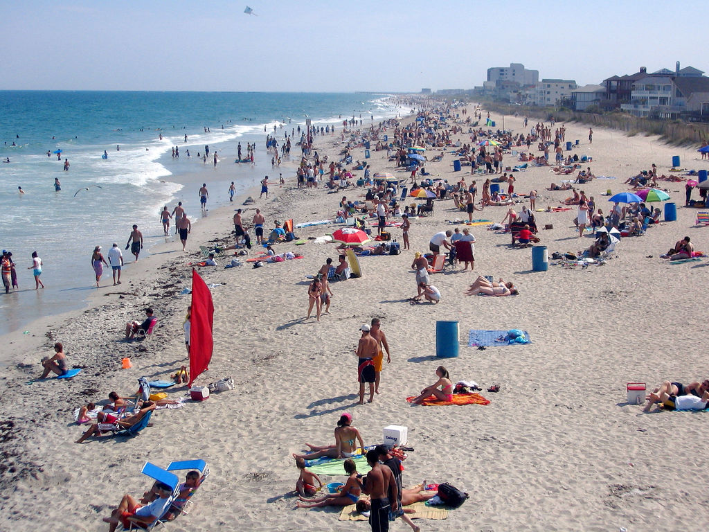 Turistas en la playa.