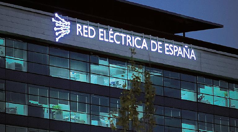 La inversión total alcanzada por la Red Eléctrica de España es de 296 millones de euros.