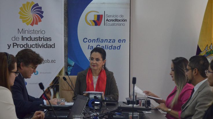 España y ecuador firman un convenio para promover prácticas de acreditación y capacitación en ambos países.