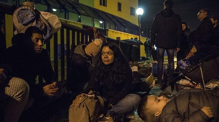 La situación que viven los venezolanos a las afueras del CIE de Aluche, para tramitar su asilo en España, podría ser denunciada ante los tribunales.