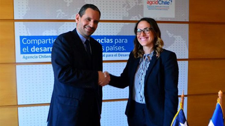 Eugenio Pérez Monje, director ejecutivo de la Agencia de Cooperación Internacional de Chile; (AGCI) y María Fernanda Ortega Gámez, directora general de Cooperación Bilateral del Viceministerio de Cooperación Internacional del MEPyD.