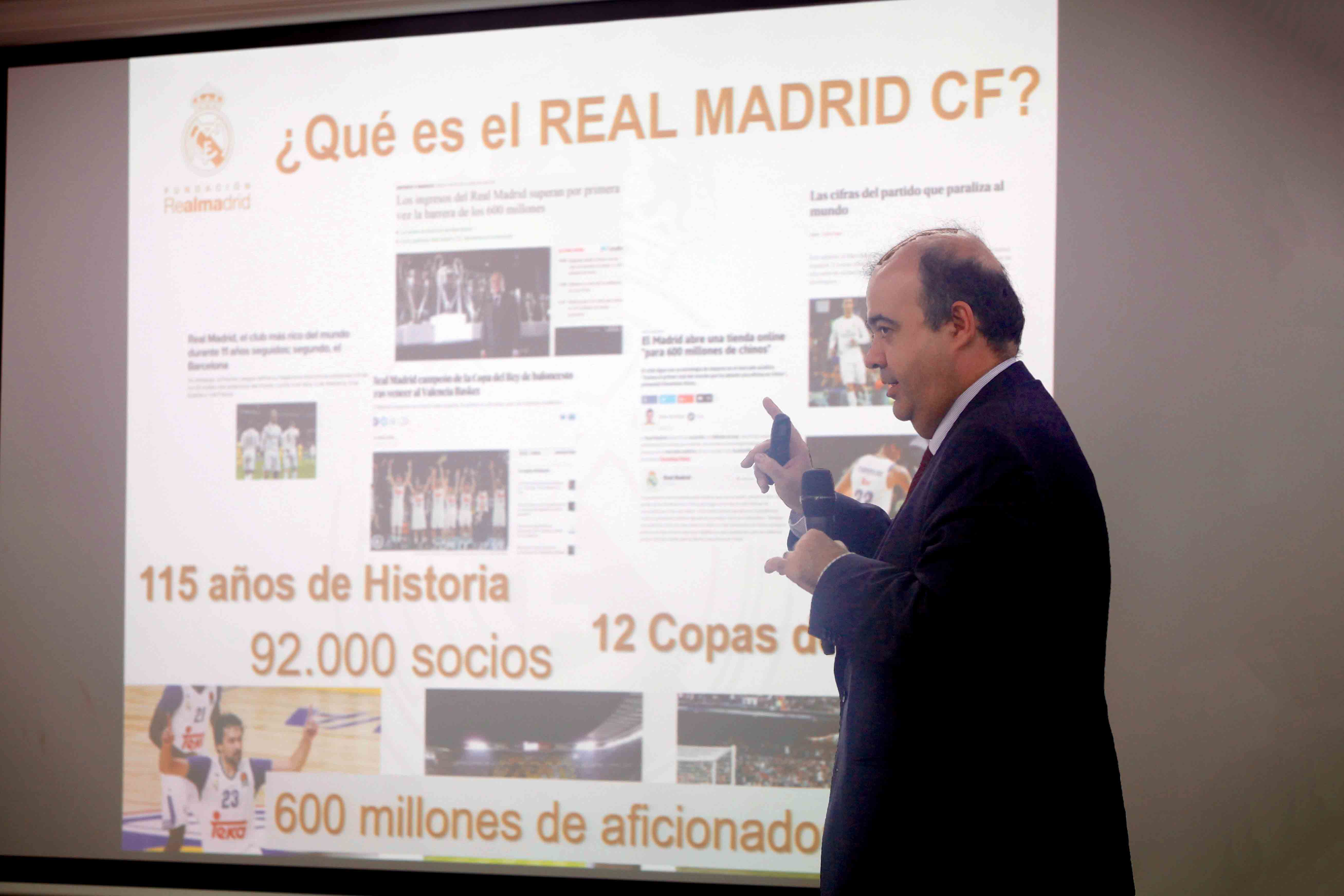 Julio González destaca cómo el fútbol ayuda a transmitir valores sociales. 