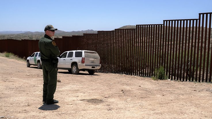 La tasa de inmigrantes ilegales en Estados Unidos ha disminuido, principalmente por la baja en el número de personas que llegan de México.