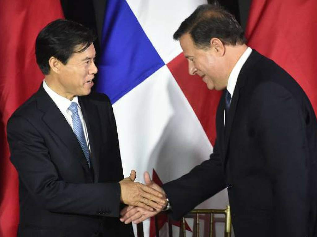 China quiere que sus empresas participen en la construcción de infraestructuras en Panamá.
