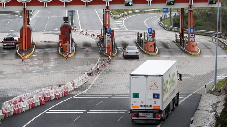 España sigue el ejemplo de Europa y abre su primer peaje exclusivo para camiones.