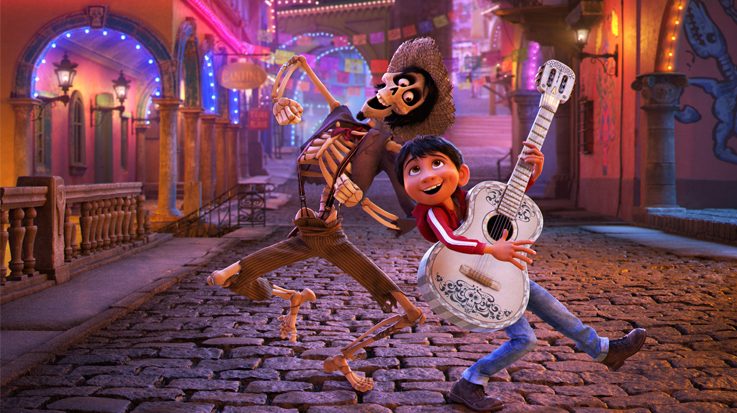 La película 'Coco' dispara la venta de guitarras clásicas en el pueblo mexicano de Paracho.