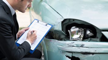 En España se han registrado unas 400 bandas especializadas en el fraude a los seguros de coches durante los últimos cinco años.