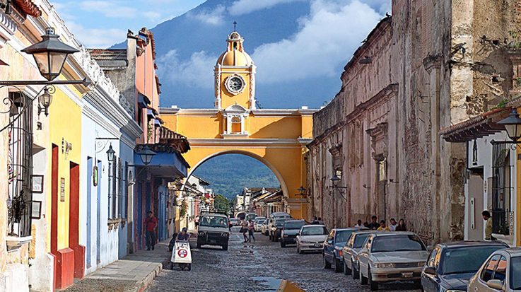 El Icefi destaca la importancia de implementar políticas productivas y una ley de promoción de inversiones internacionales en Guatemala.