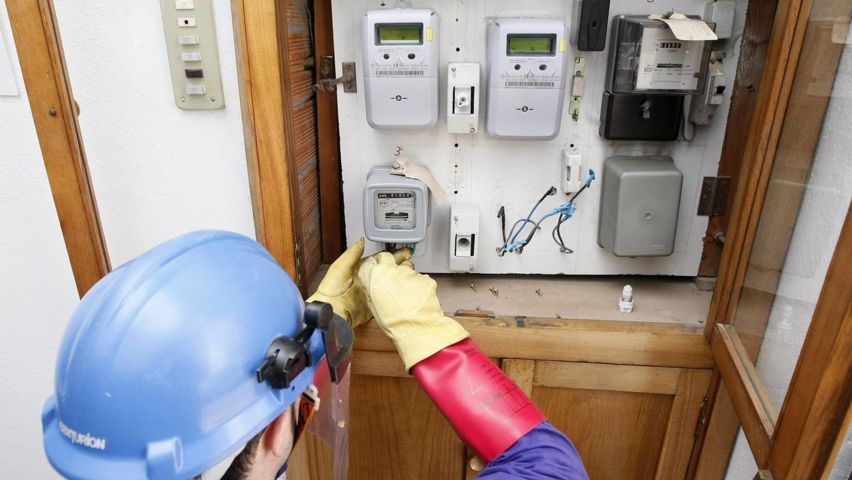 La CNMC recuerda que, en 2017, ya había multado a cuatro compañías eléctricas por prácticas similares.