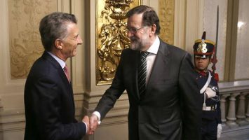 Mauricio Macri, presidente de Argentina junto a Mariano Rajoy, presidente de España.