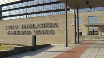 Los aspirantes a la bolsa de empleo del País Vasco denuncian una situación irregular entre los tribunales calificadores.