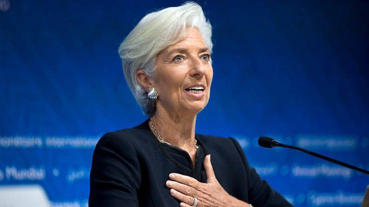 Christine Lagarde explica que las criptomonedas no son un peligro cercano debido a su poca presencia con el sector financiero.