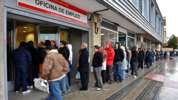 España registra un total de 3.796.100 personas desempleadas en el primer trimestre de 2018.