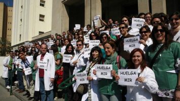 La huelga dará inicio este viernes 11 de mayo a las 15:00 horas en los Servicios de Urgencias del Hospital Virgen de las Nieves y el Hospital Campus.