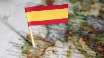 El Ceprede aumenta su previsión de crecimiento de la economía española una décima en 2018, hasta el 2,8 por ciento.