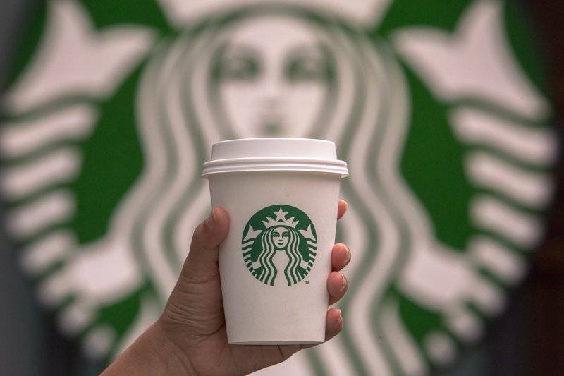 El acuerdo entre el grupo suizo y Starbucks no contempla la transferencia de activos fijos.