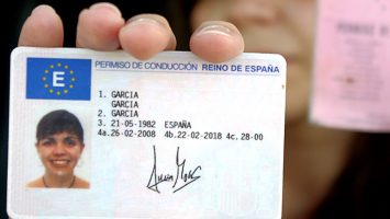 La DGT canjeará los carnets de conducir venezolanos con cita previa antes del 11 de junio, pero sólo a los permisos que estén en formato de tarjeta de plástico.