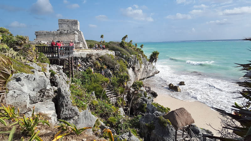 El turismo en el Caribe ha registrado una baja del 9 por ciento, producto de las catástrofes ambientales y problemáticas en la región.