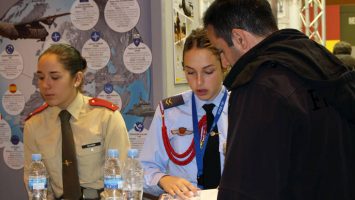 El Ministerio de Interior busca profesores de inglés para los alumnos de las distintas escalas de la Guardia Civil.