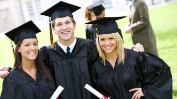 Europa ofrece a los estudiantes extranjeros becas y planes de financiamiento para cursar titulación de grado o de máster.