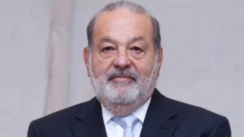 El magnate Carlos Slim afirma que permanecerá en la directiva de FCC.