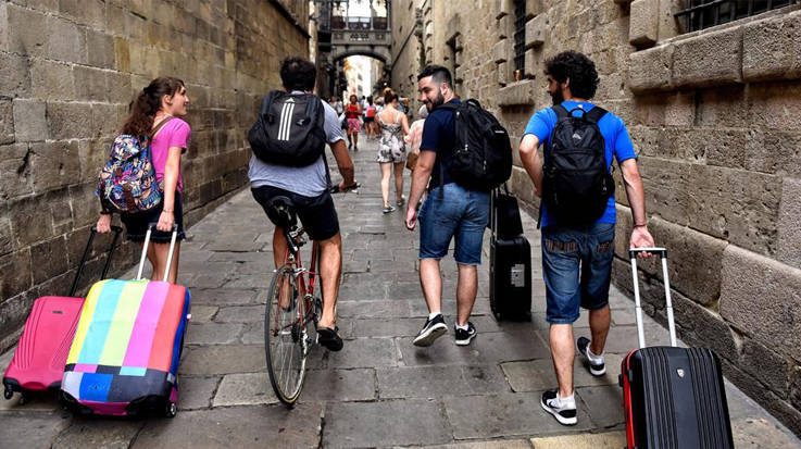 España supera en 1,8 por ciento el número de visitantes entre enero y junio 2018.