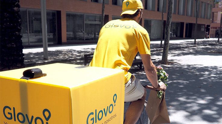 Los repartidores de Glovo presionan a la empresa para obtener una mejora en las condiciones laborales.