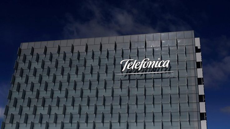 Telefónica Brasil estudia la posible absorción de su filial Telefónica Data para simplificar su estructura empresarial.