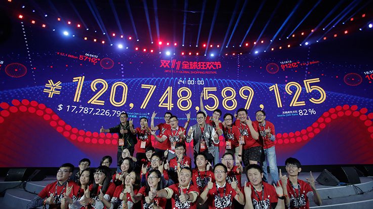 Alibaba factura 27.330 millones de euros en ventas por el 'Día del Soltero'.