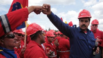 Nicolás Maduro y trabajadores de PDVSA