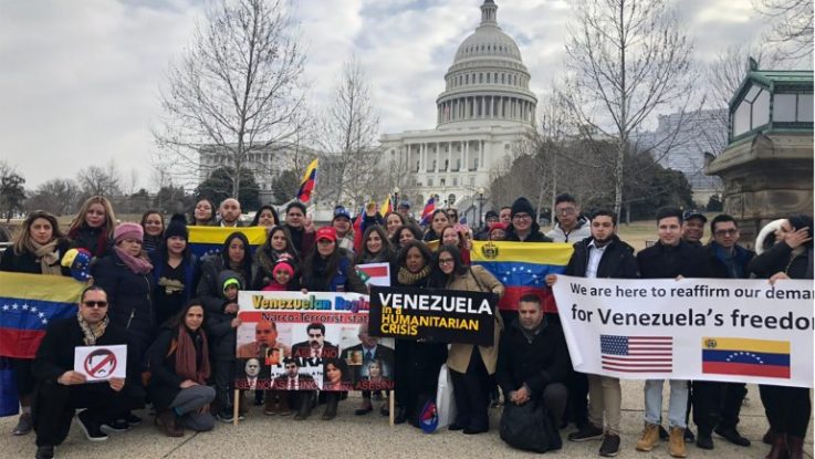 Los venezolanos piden un TPS