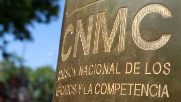 La CNMC determinará si considera a Amazon como operador postal