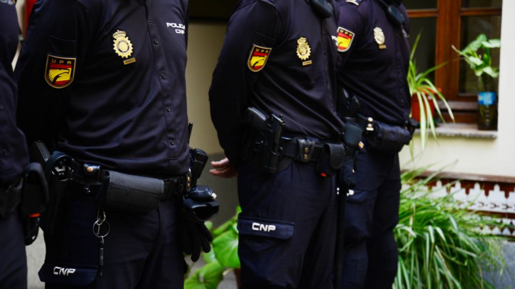 Policía Nacional detiene a tres hombres por el robo de 200.000 euros en joyas a una anciana