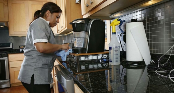 Trabajadoras del hogar las más descuidadas de la economía